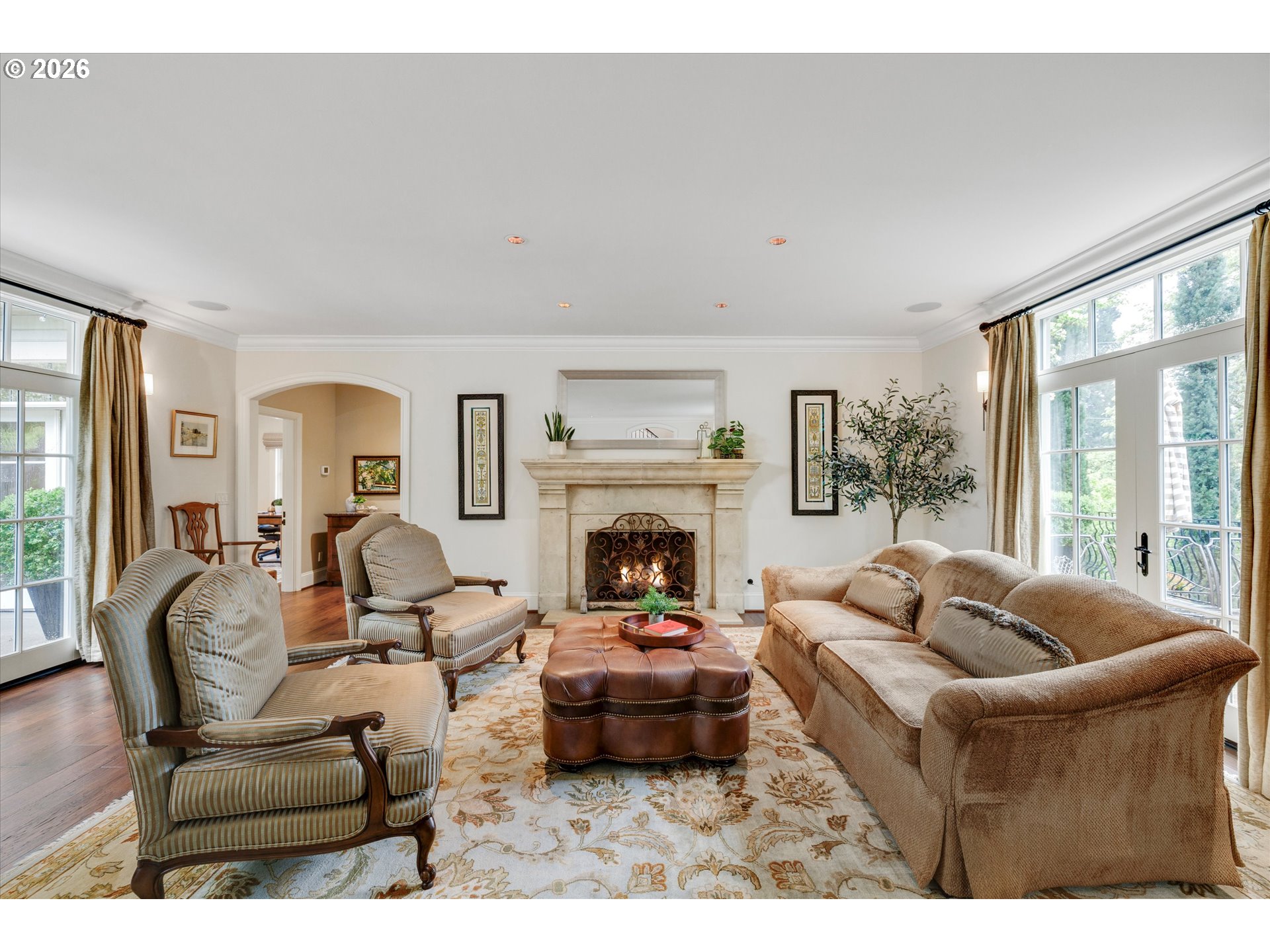 1011 Troon Road Lake Oswego, OR 97034 - Photo 8 of 41 Living Room