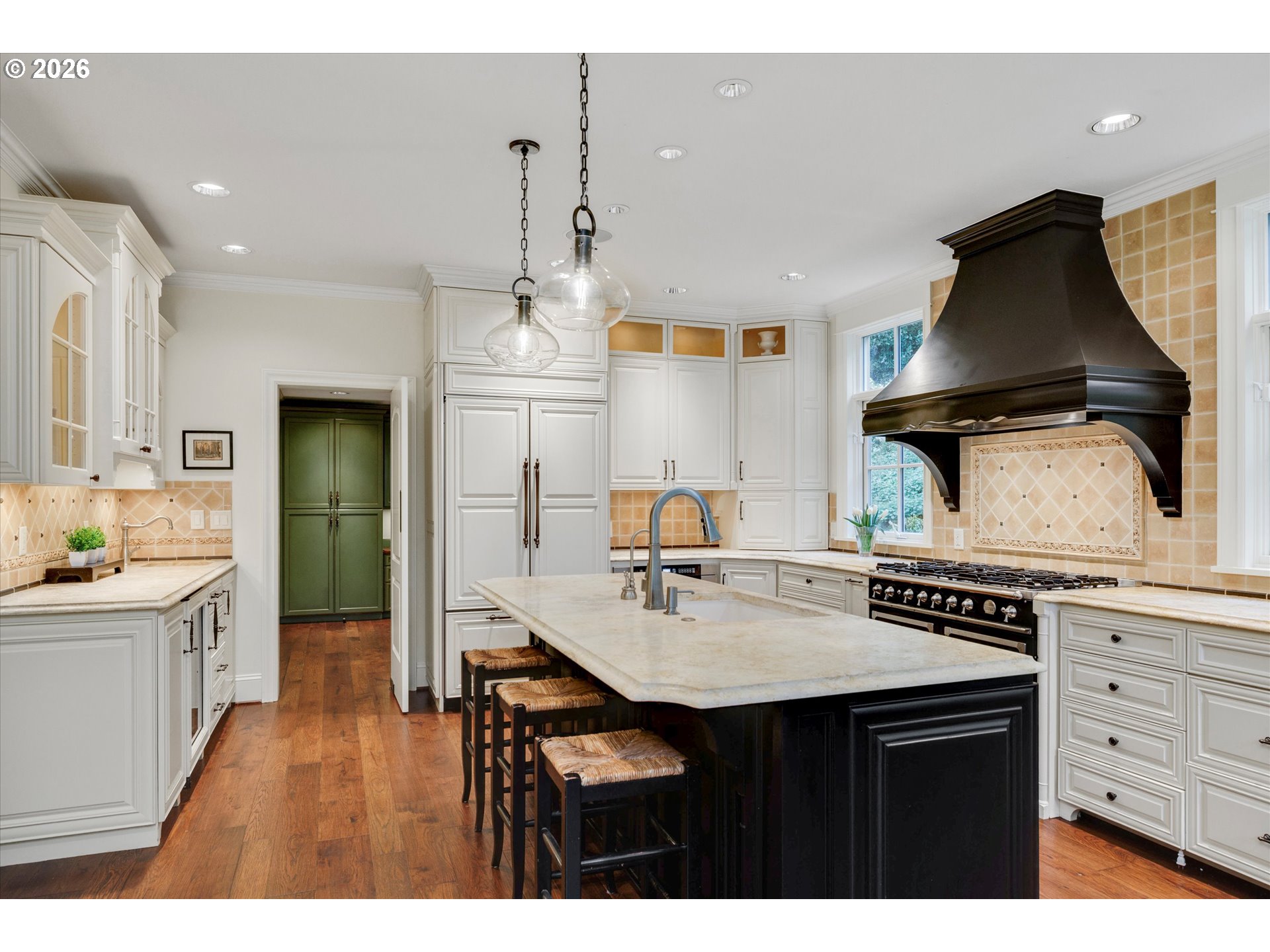 1011 Troon Road Lake Oswego, OR 97034 - Photo 9 of 41 Kitchen