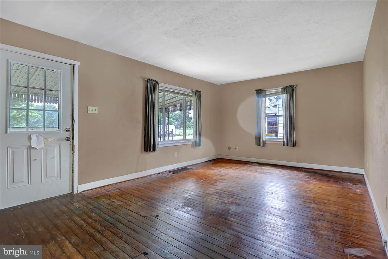 437 Middletown Road Hummelstown, PA 17036 - Photo 3 of 18 Gallery Image 3