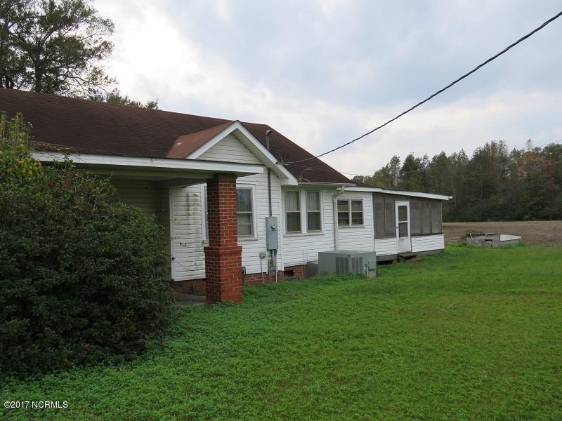 172 Cemetery Road Riegelwood, NC 28456 - Photo 3 of 23 3
