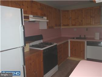 200 Golf Road Darby, PA 19023 - Photo 6 of 12 Kitchen