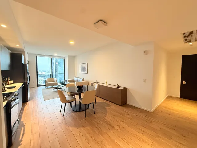 $1,279,000 | 398 Northeast 5th Street, Unit 2118, Miami, FL 33132