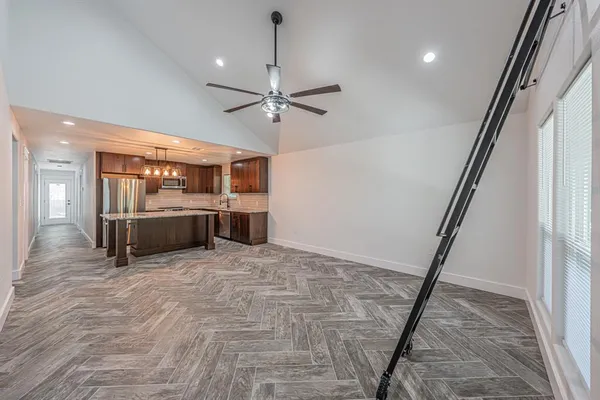 $259,999 | 3712 Oak Meadow Street, Granbury, TX 76048