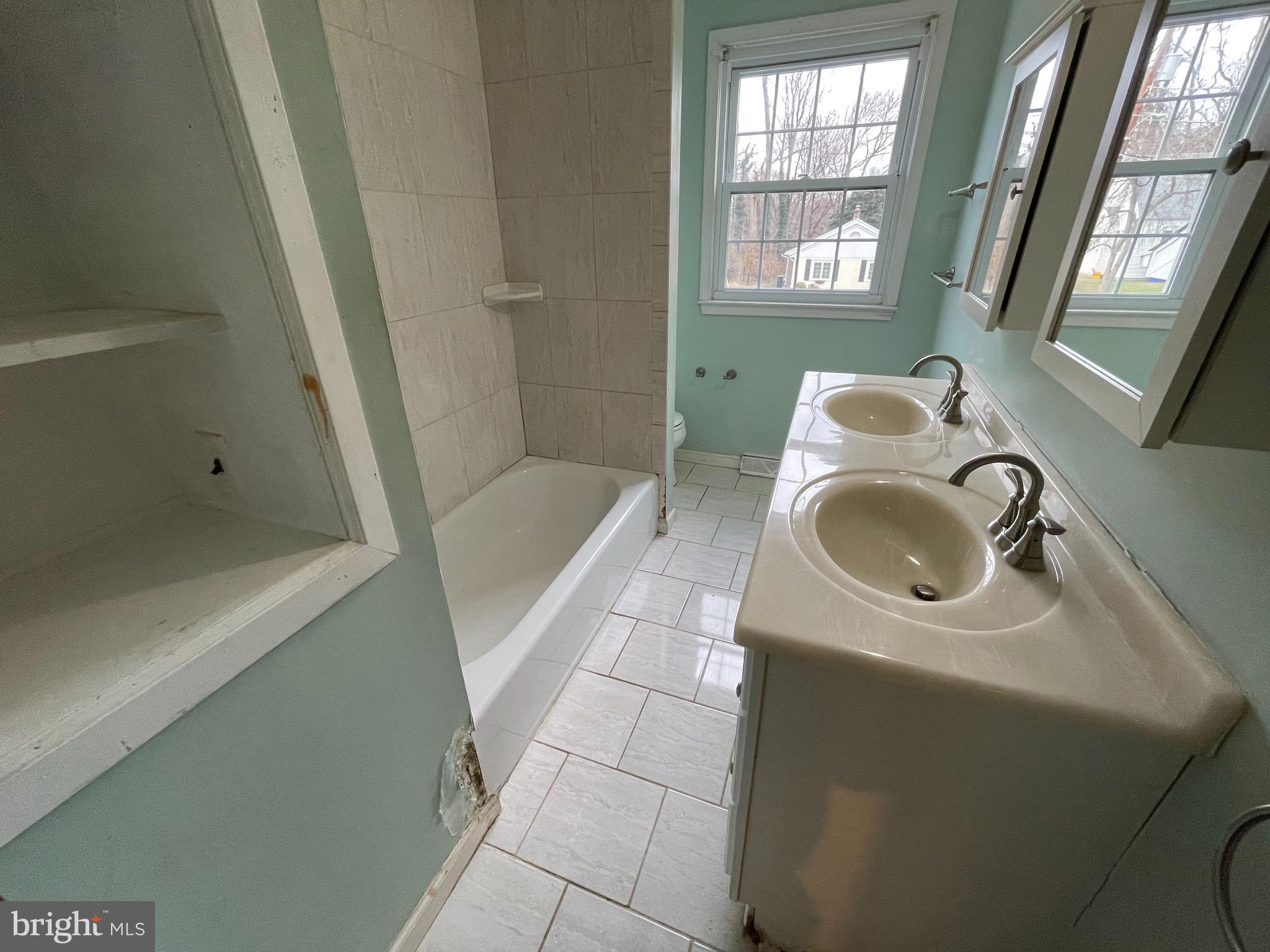 924 Gilbert Road Cheltenham, PA 19012 - Photo 28 of 38