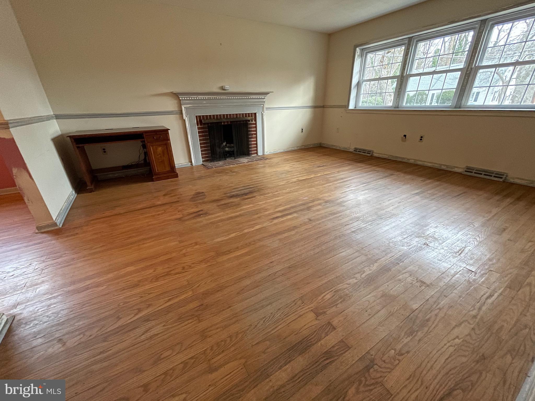 924 Gilbert Road Cheltenham, PA 19012 - Photo 5 of 38