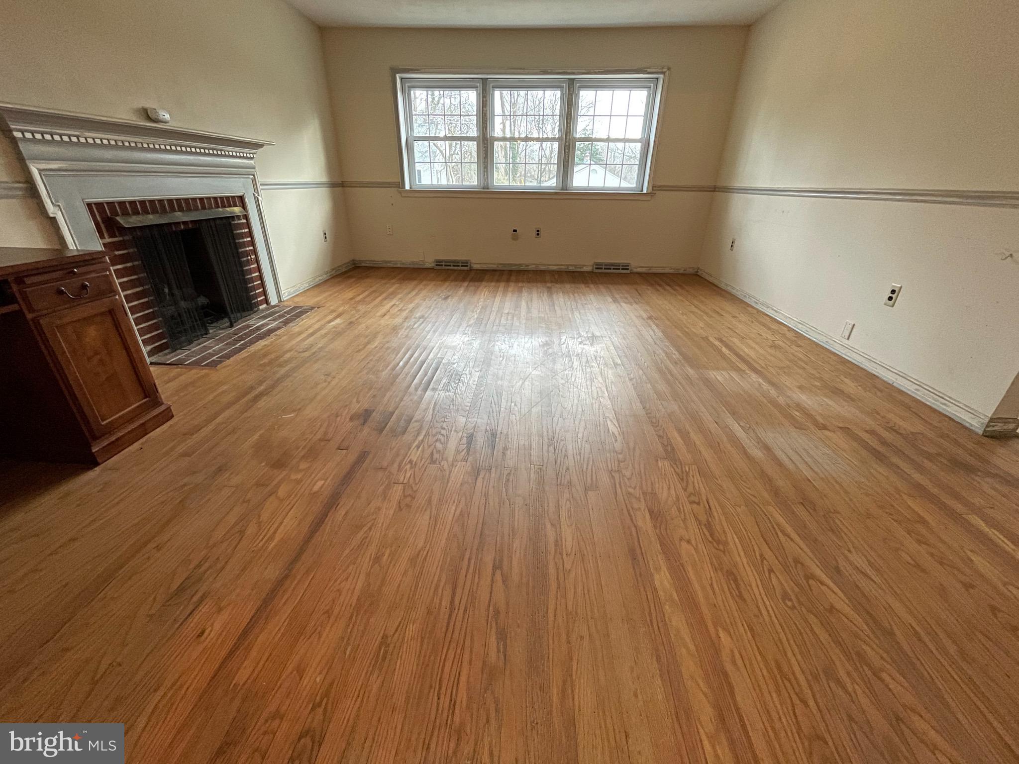 924 Gilbert Road Cheltenham, PA 19012 - Photo 6 of 38