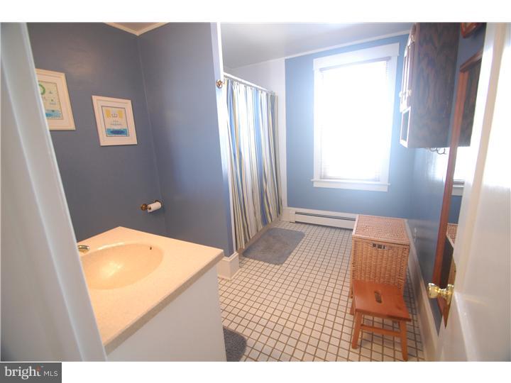 115 Ridley Drive Wallingford, PA 19086 - Photo 21 of 25 Bathroom