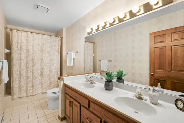 $769,900 | 6 Pintail Circle, Madison, WI 53717