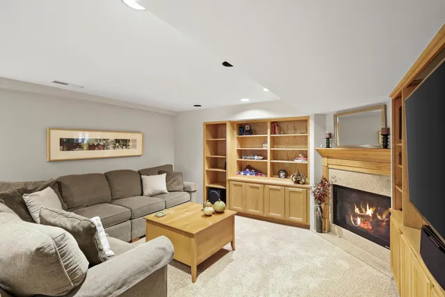 $769,900 | 6 Pintail Circle, Madison, WI 53717