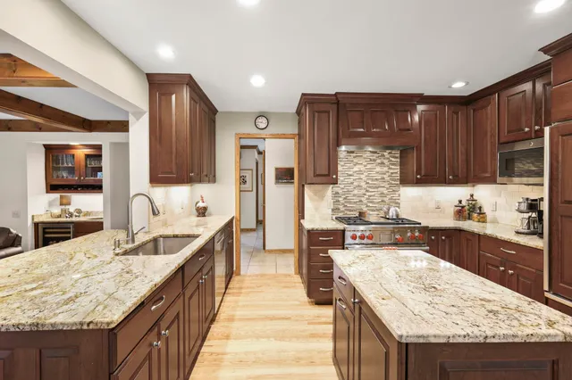 $769,900 | 6 Pintail Circle, Madison, WI 53717