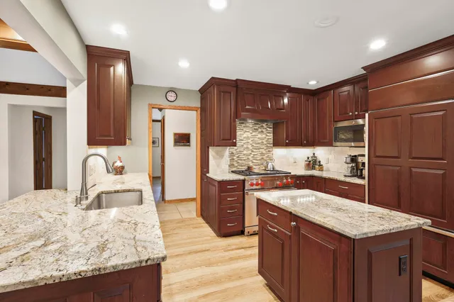 $769,900 | 6 Pintail Circle, Madison, WI 53717