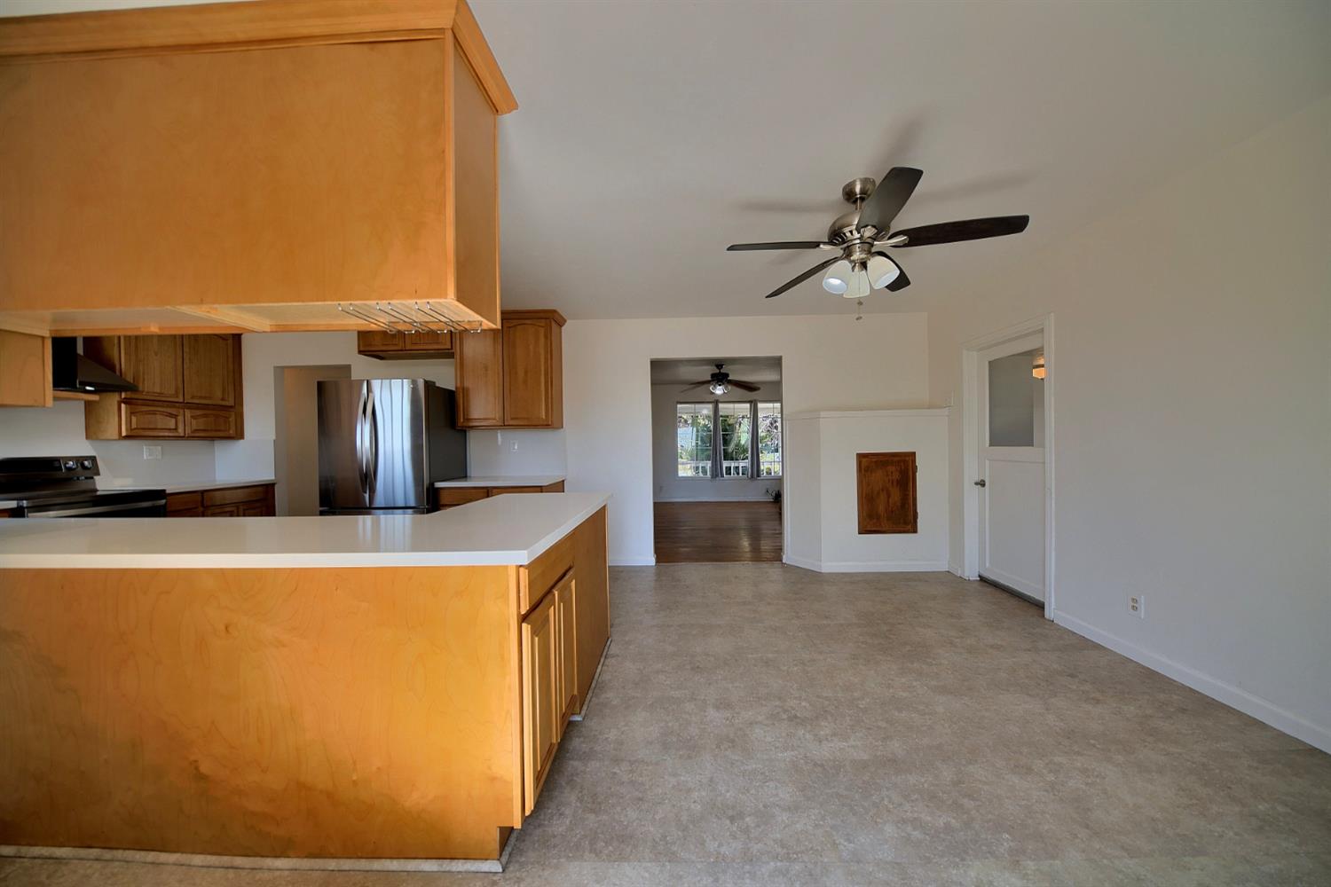 7878 West Howard Road Stockton, CA 95206 - Photo 13 of 96 Dining area by kitchen