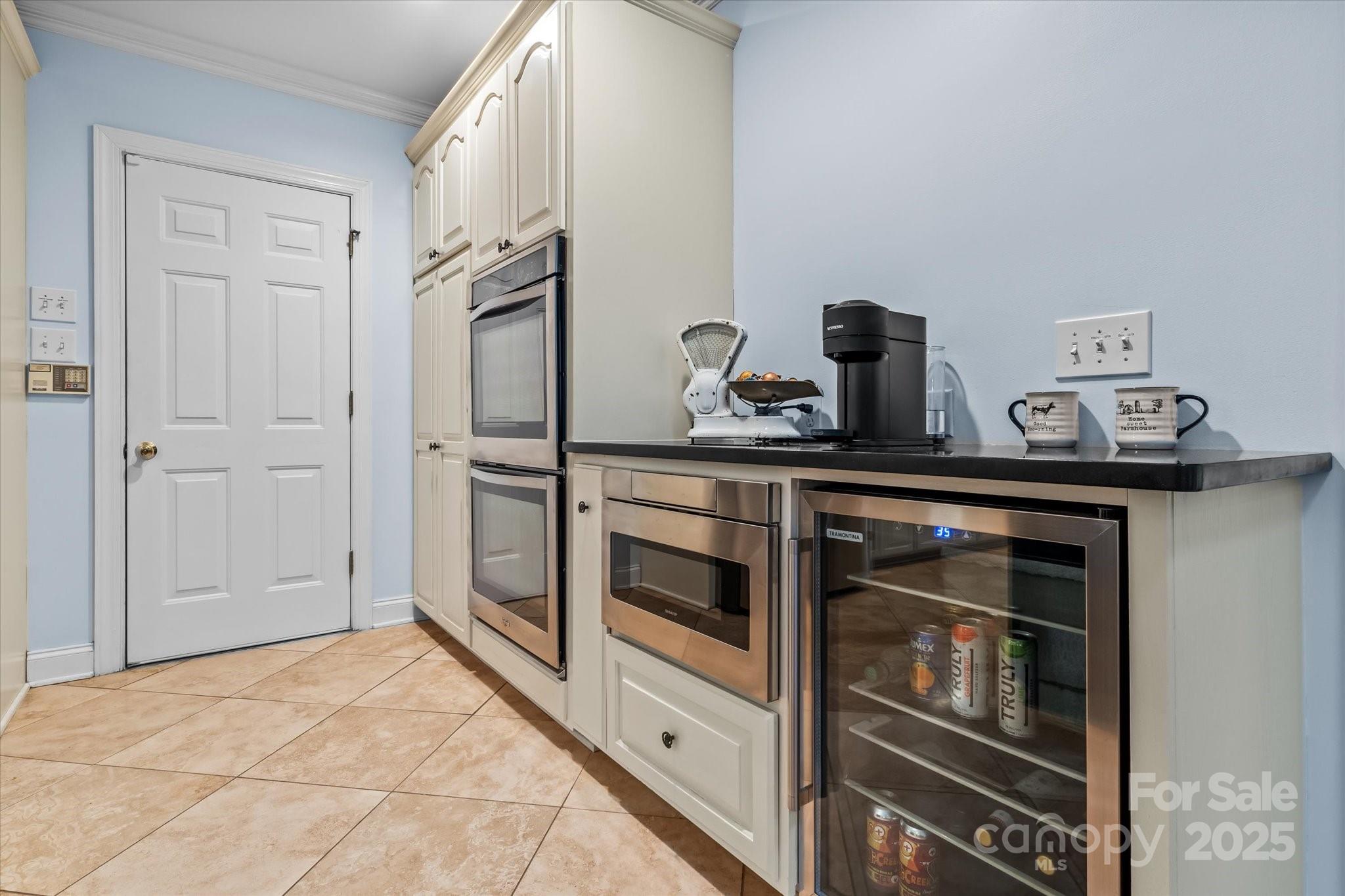 11735 Abernathy Road Charlotte, NC 28216 - Photo 15 of 44 Gallery Image 15
