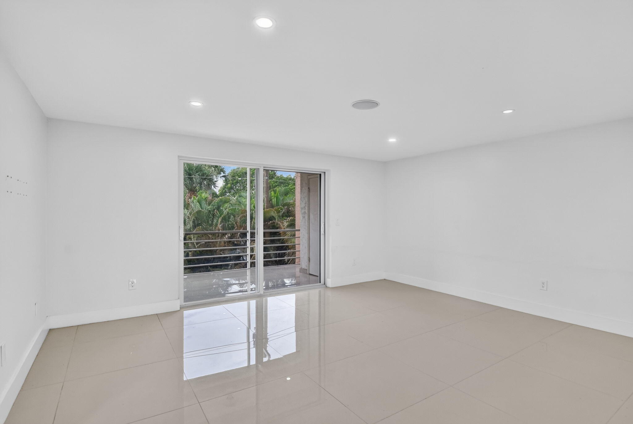 10110 Boca Entrada Boulevard, Unit 305 Boca Raton, FL 33428 - Photo 10 of 33 11-web-or-mls-DSC_2274