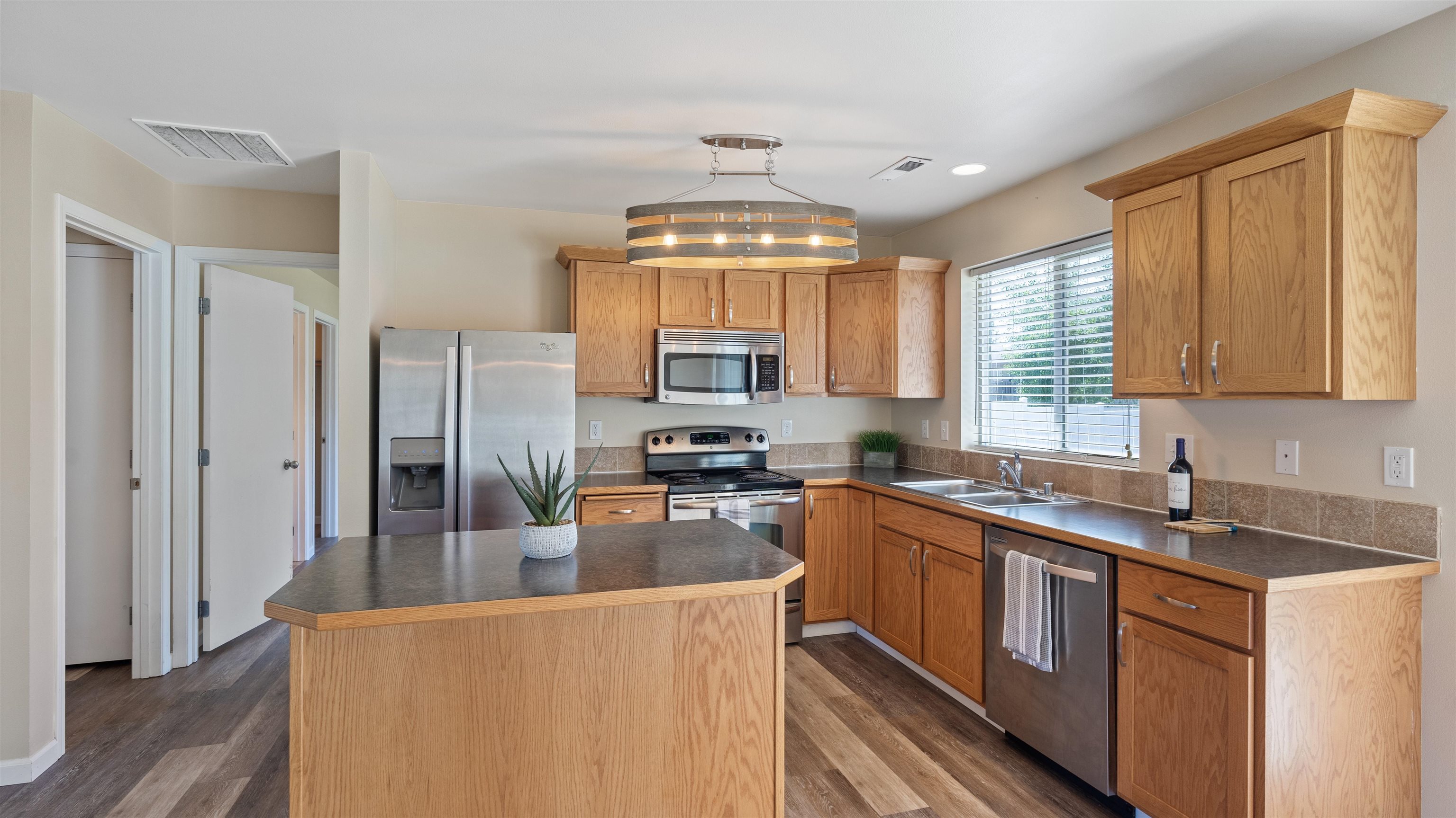 7715 North Maple Street Spokane, WA 99208 - Photo 8 of 19 Gallery Image 8