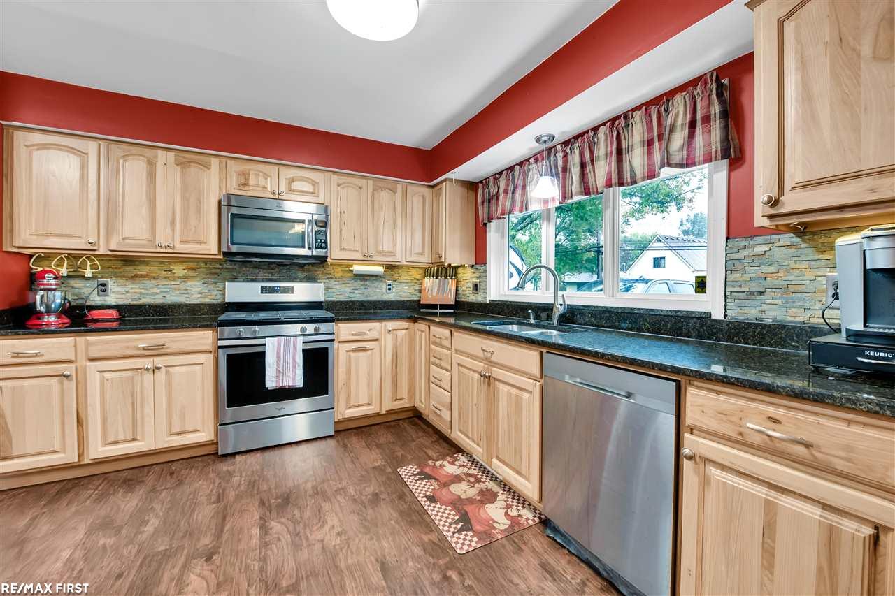 3325 Center Road Highland, MI 48357 - Photo 8 of 27