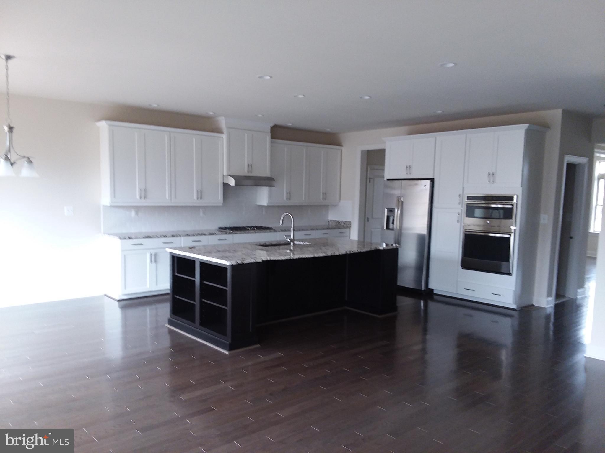 22595 Windsor Locks Square Ashburn, VA 20148 - Photo 9 of 56 Kitchen