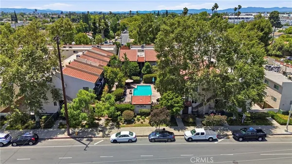 $499,000 | 7439 Woodman Avenue, Unit 54, Van Nuys, CA 91405