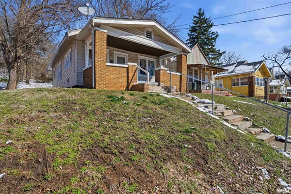 $42,500 | 1419 West John H Gwynn Jr Avenue, Peoria, IL 61605