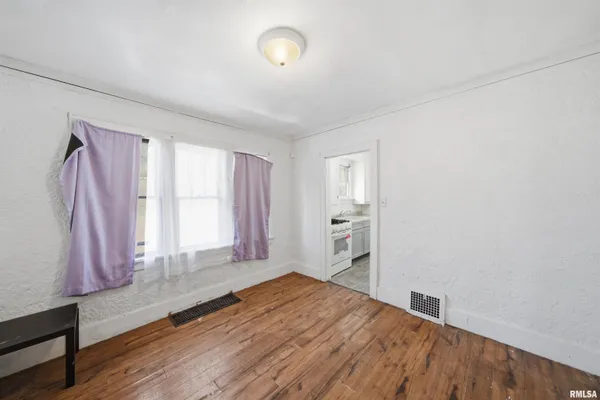 $42,500 | 1419 West John H Gwynn Jr Avenue, Peoria, IL 61605