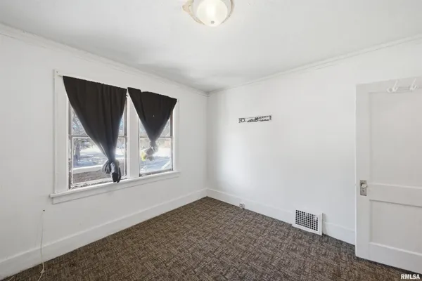 $42,500 | 1419 West John H Gwynn Jr Avenue, Peoria, IL 61605
