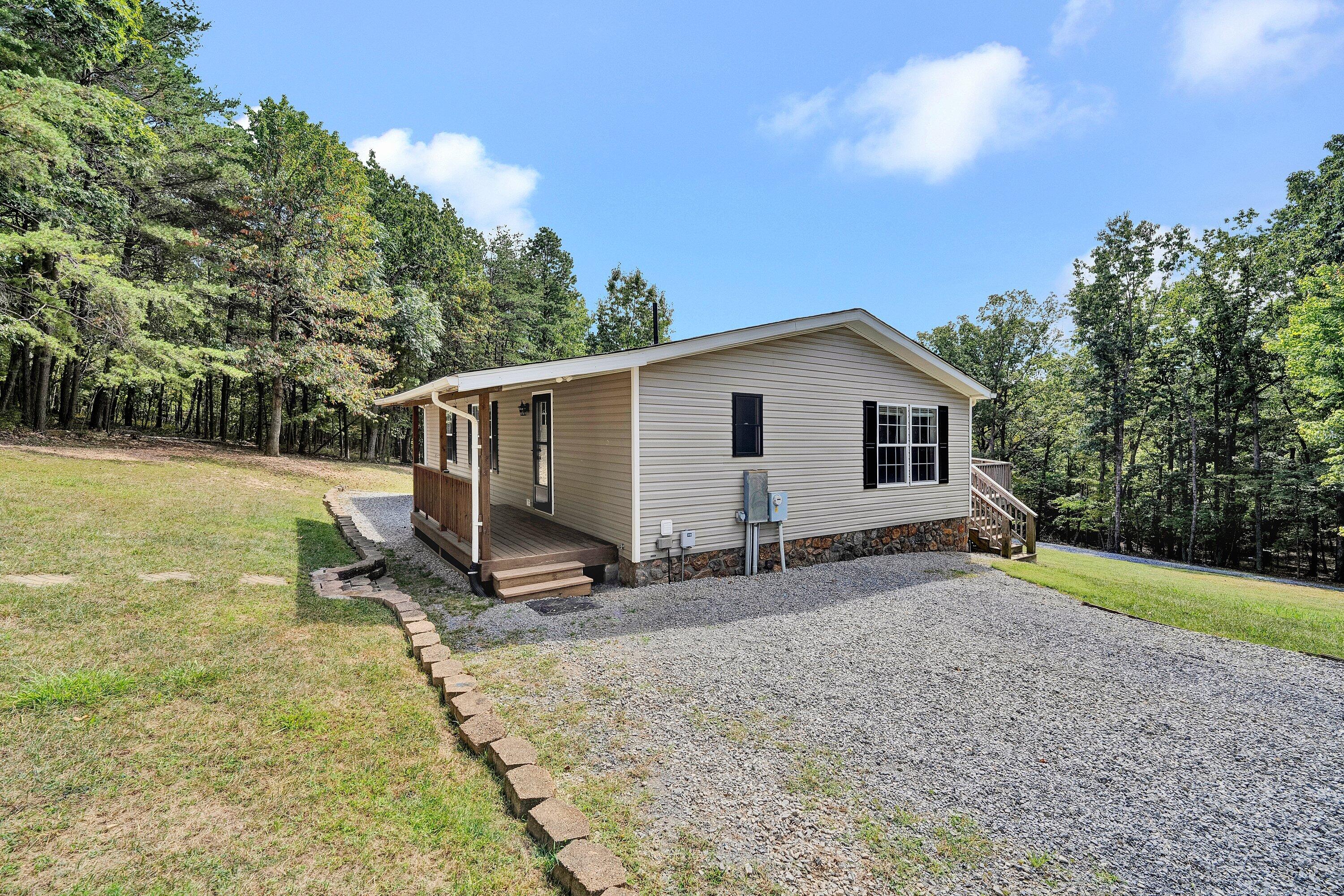 4157 Old Firetrail Road Huddleston, VA 24104 - Photo 4 of 40 4157 Old Firetrail Rd-67