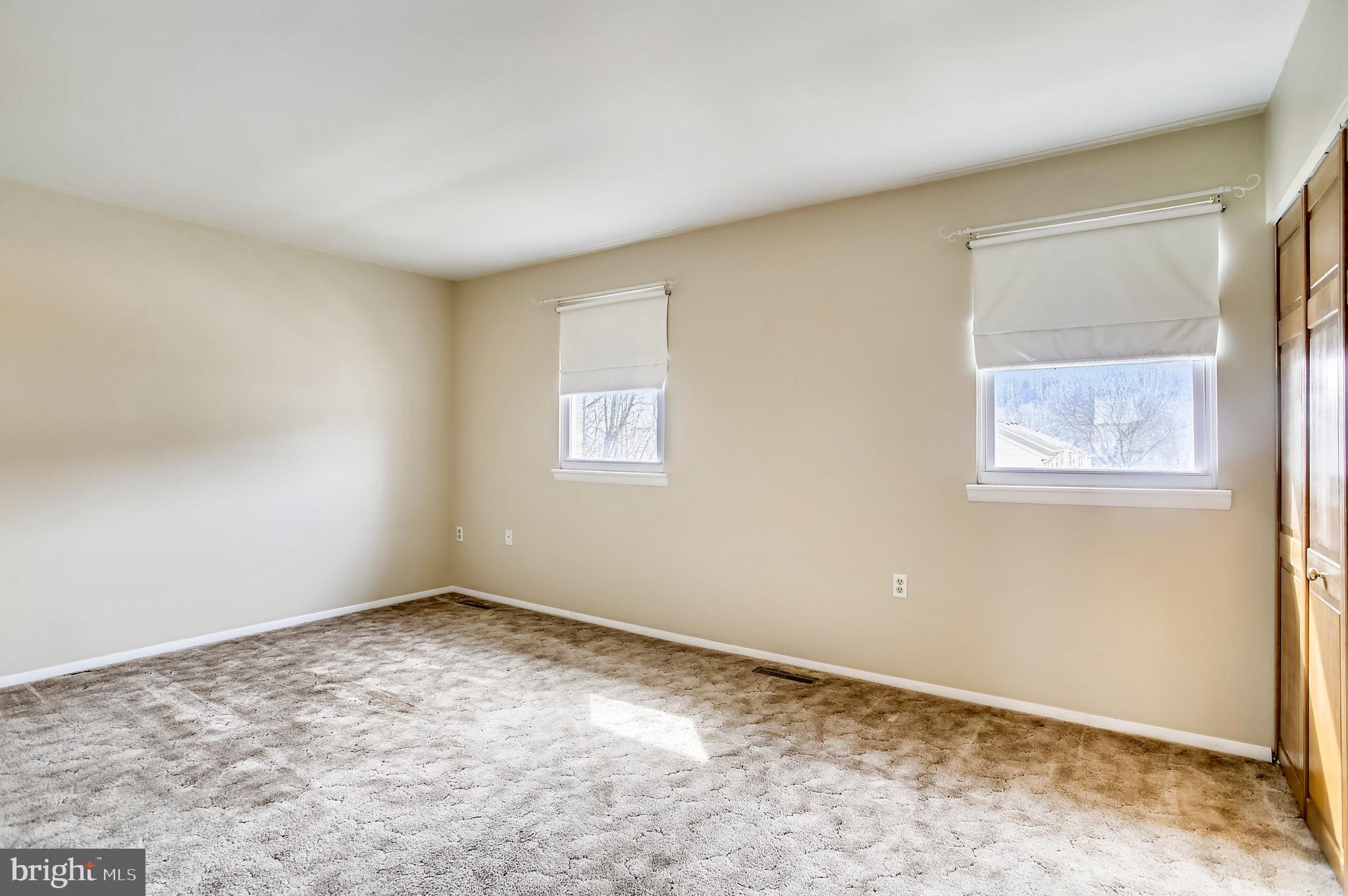 5633 Selford Road Baltimore, MD 21227 - Photo 12 of 44