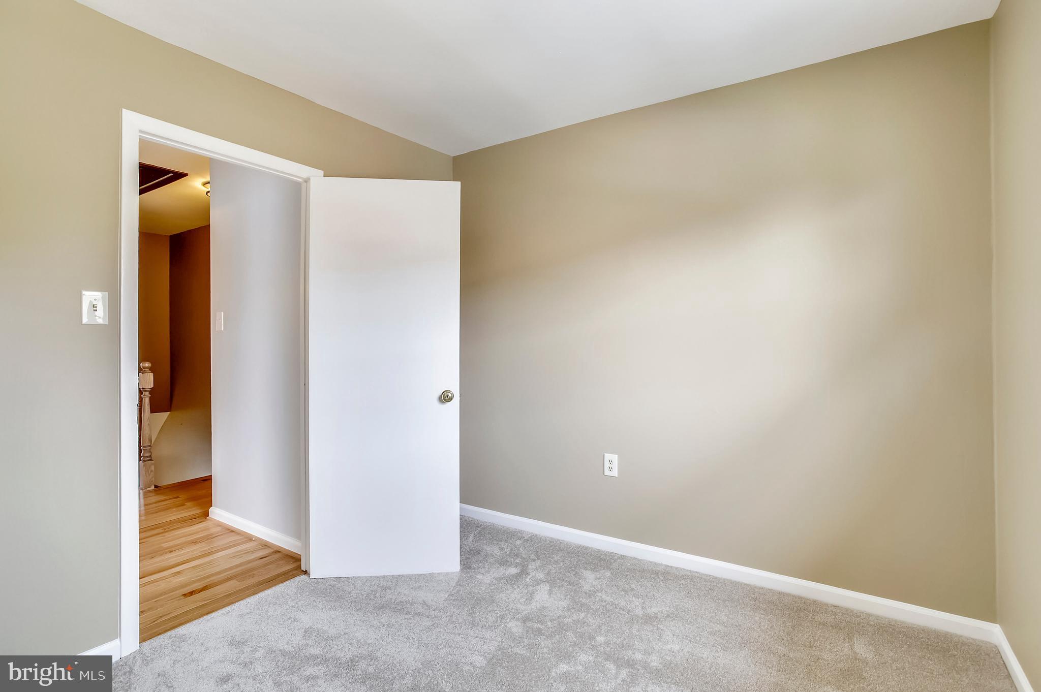 5633 Selford Road Baltimore, MD 21227 - Photo 17 of 44