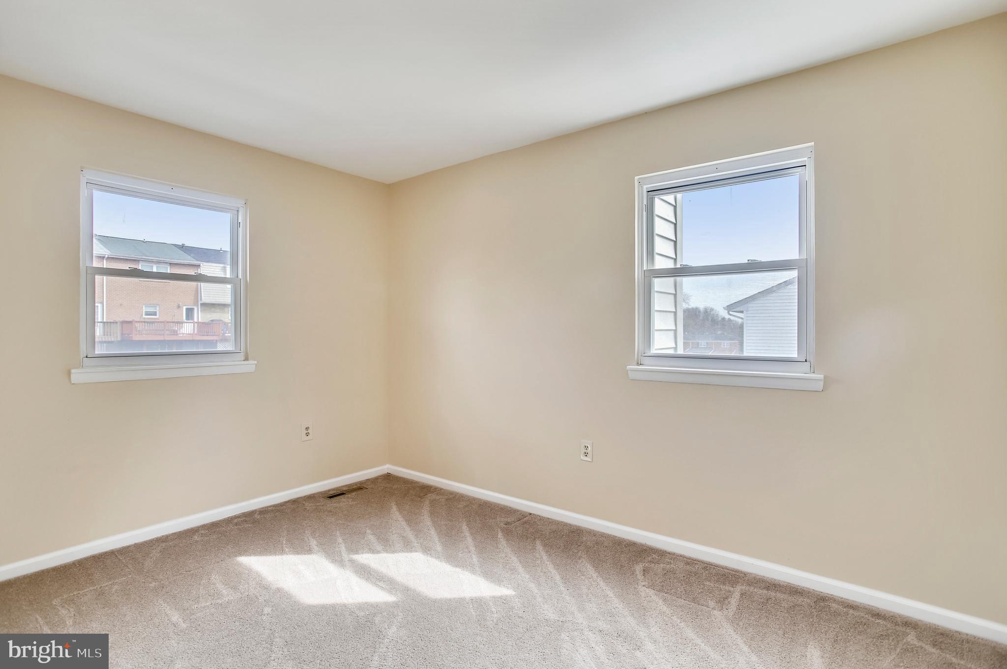 5633 Selford Road Baltimore, MD 21227 - Photo 18 of 44