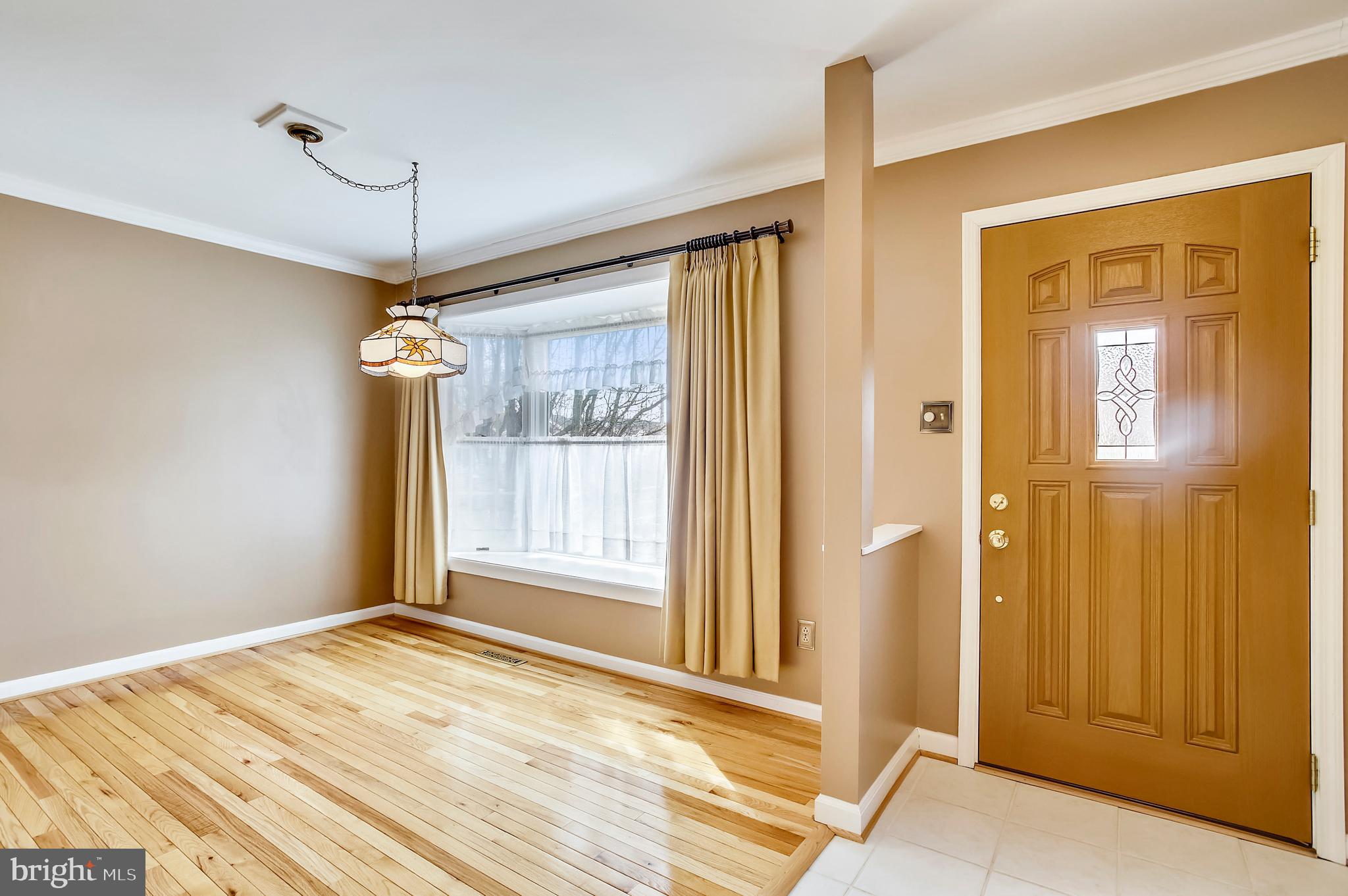 5633 Selford Road Baltimore, MD 21227 - Photo 3 of 44
