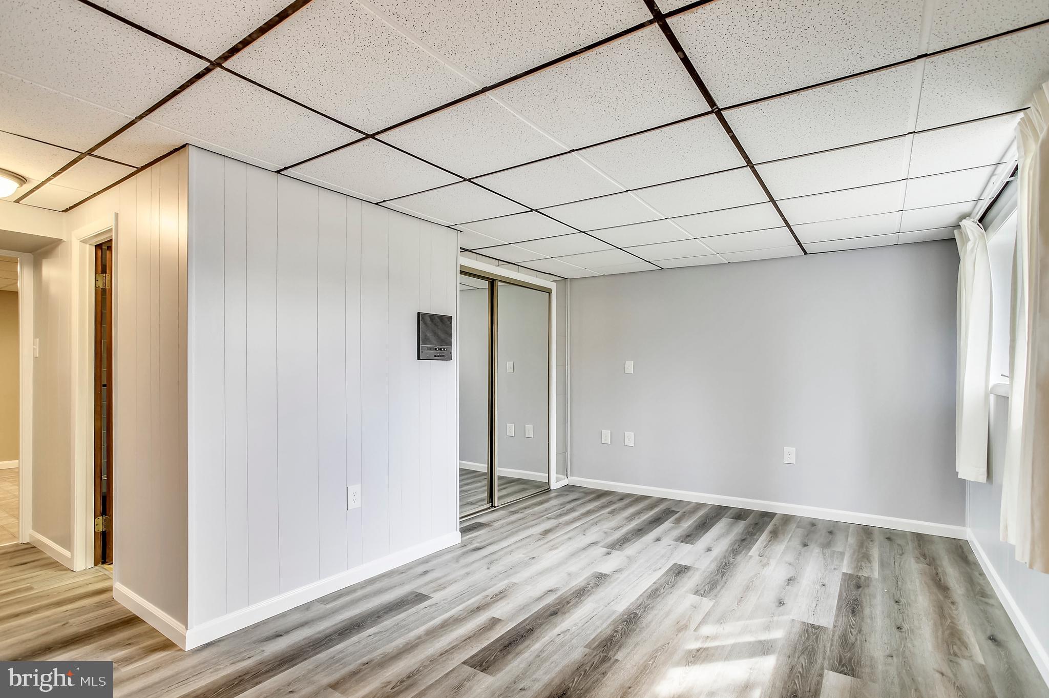 5633 Selford Road Baltimore, MD 21227 - Photo 22 of 44 4th bedroom in lower level w full bath