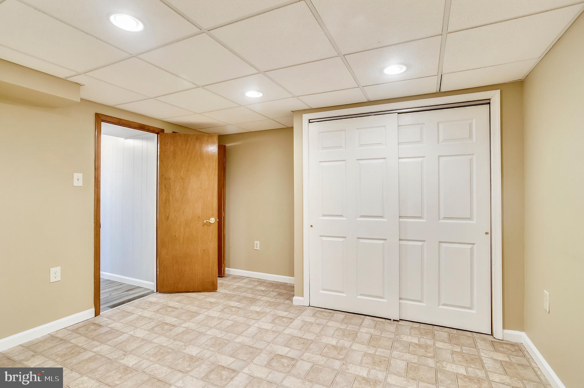 5633 Selford Road Baltimore, MD 21227 - Photo 24 of 44