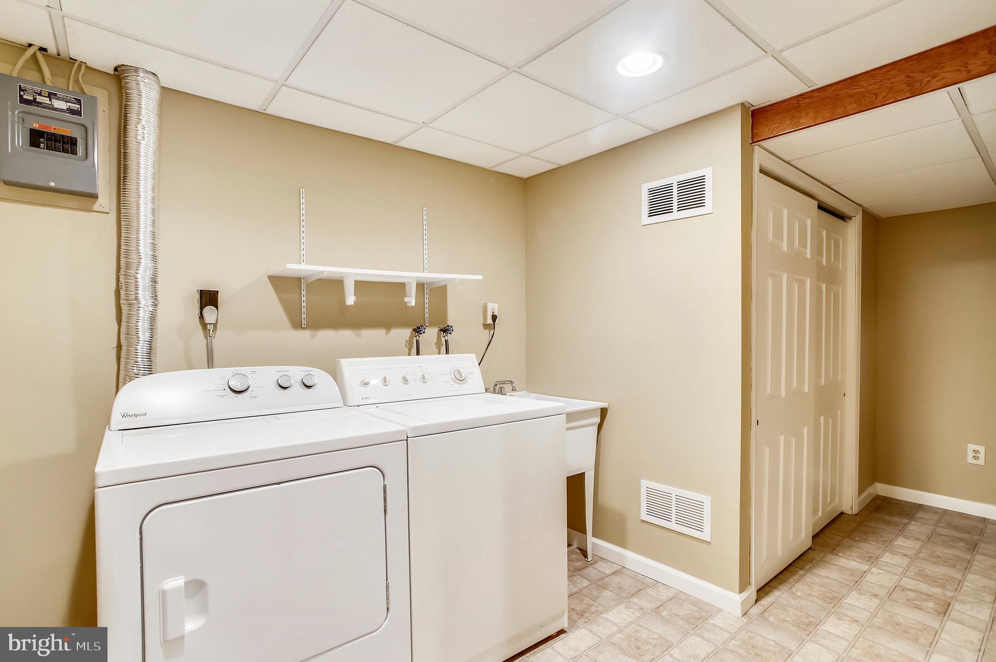 5633 Selford Road Baltimore, MD 21227 - Photo 33 of 44