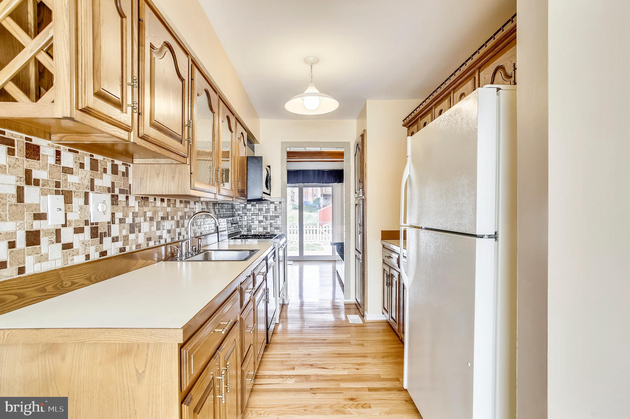 5633 Selford Road Baltimore, MD 21227 - Photo 6 of 44