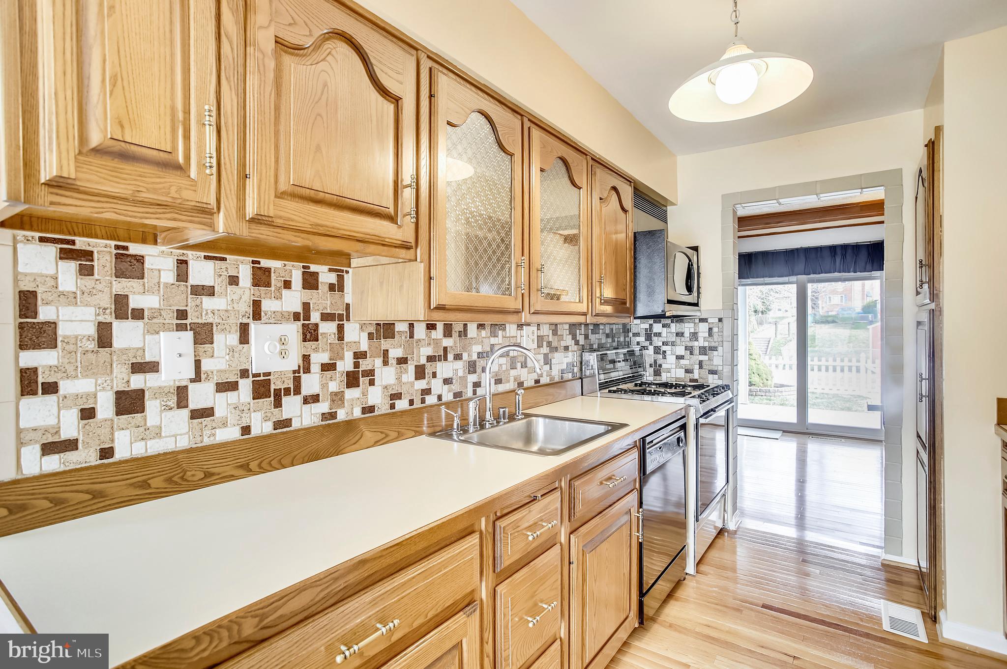 5633 Selford Road Baltimore, MD 21227 - Photo 7 of 44