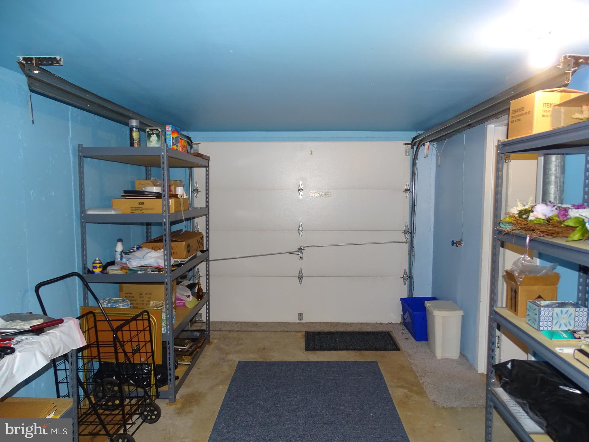 11019 Academy Road Philadelphia, PA 19154 - Photo 22 of 23 Garage