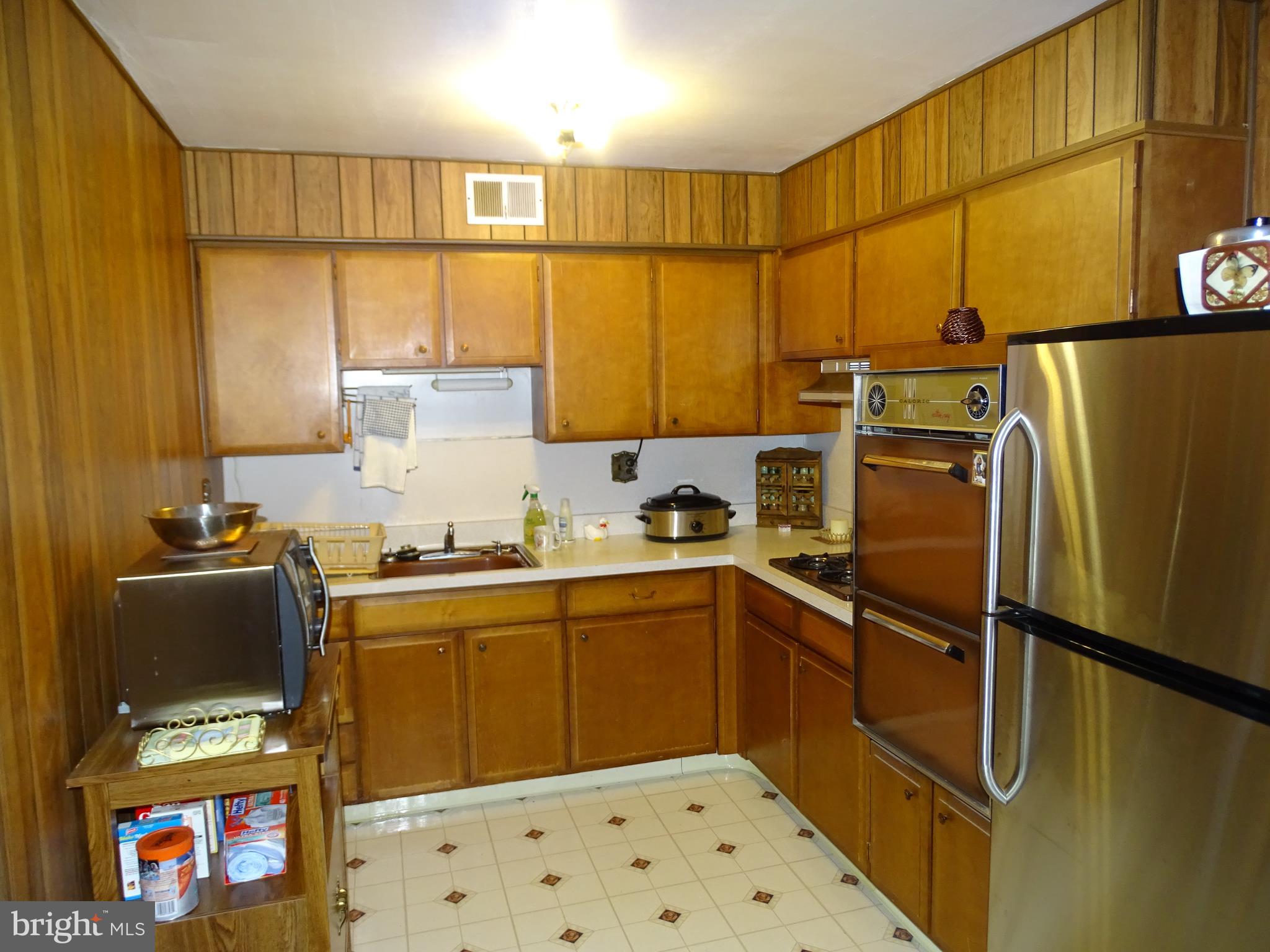 11019 Academy Road Philadelphia, PA 19154 - Photo 7 of 23 kitchen