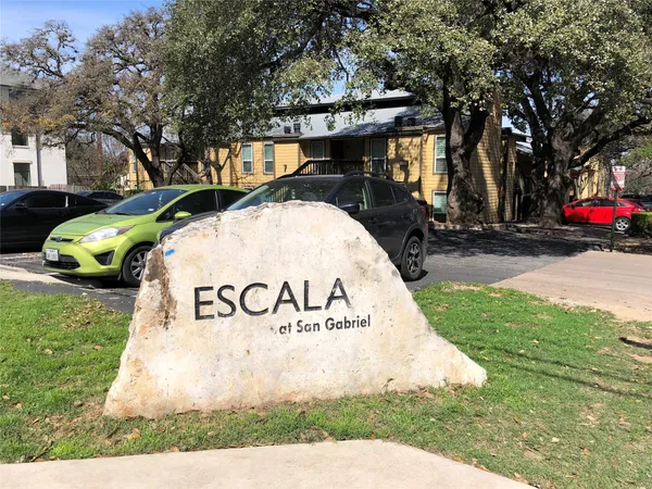 $900 | 1000 West 26th Street, Unit 105, Austin, TX 78705