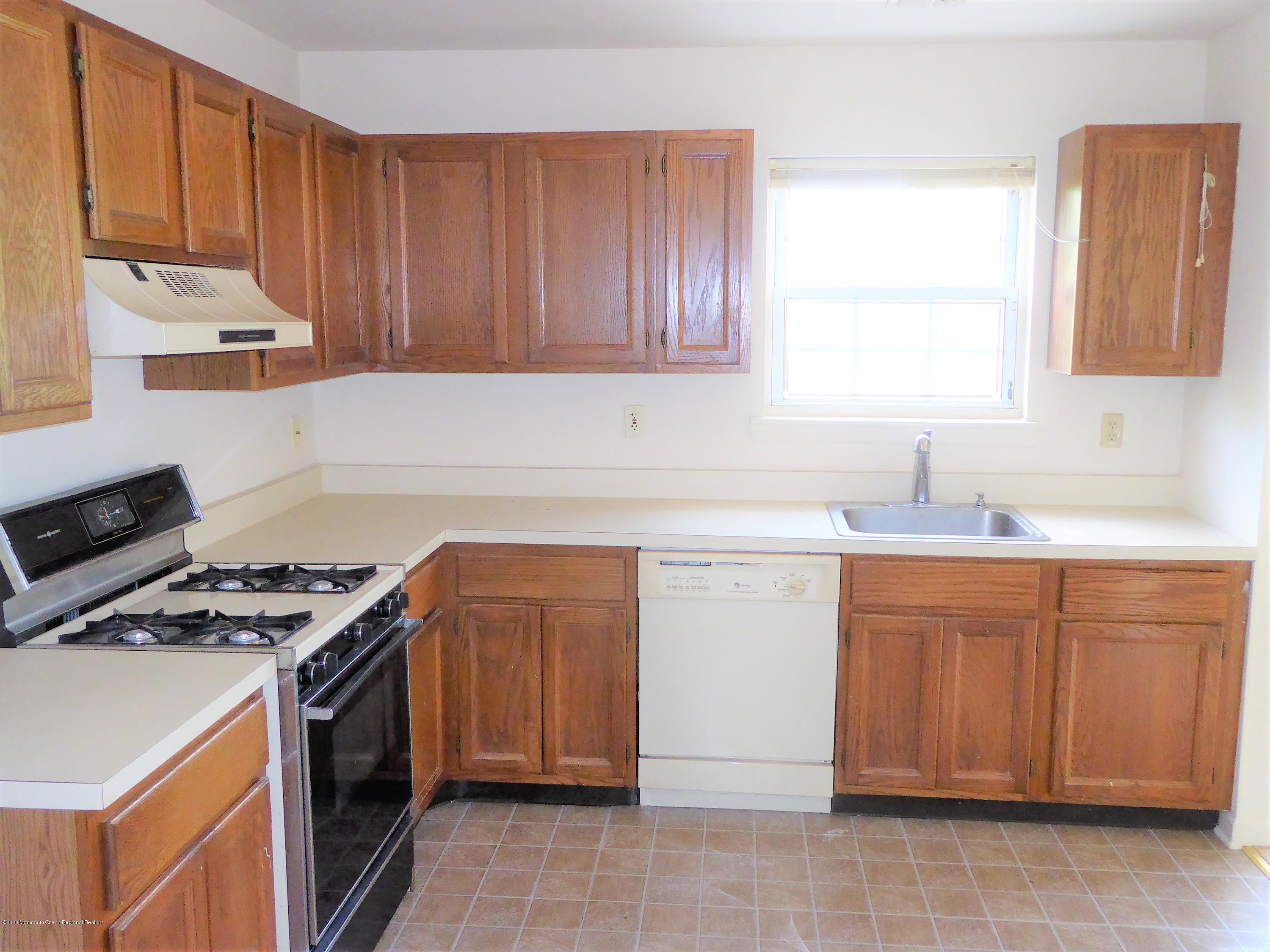 60 County Road, Unit I047 Cliffwood, NJ 07721 - Photo 9 of 22 P1010550