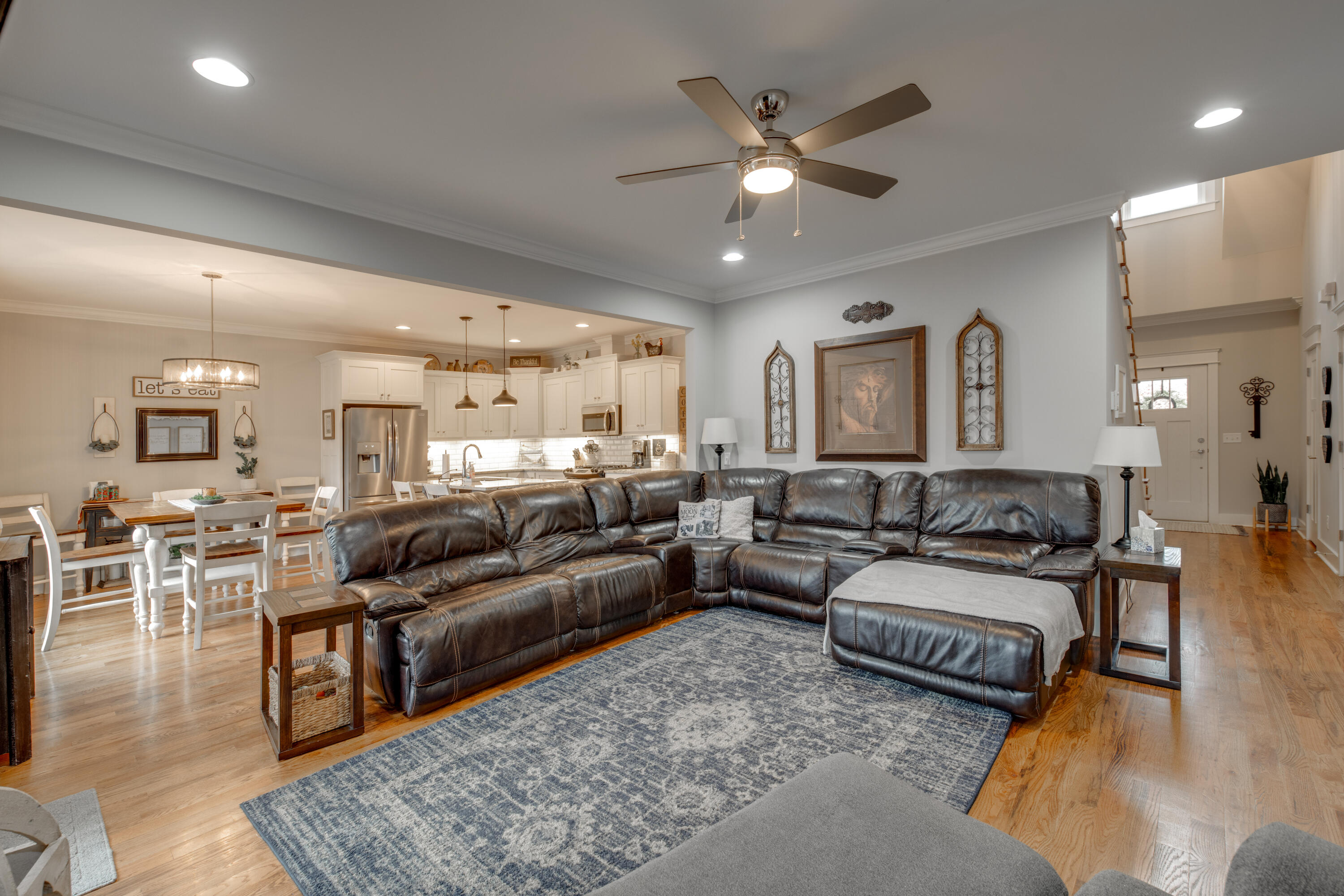 9279 Bill Reed Road Ooltewah, TN 37363 - Photo 8 of 29 Living Room