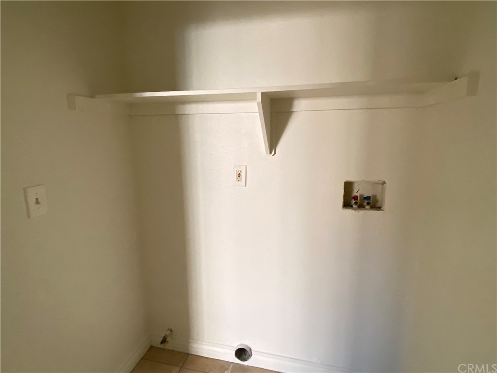 8420 South Broadway Los Angeles, CA 90003 - Photo 17 of 19 a close view of shower