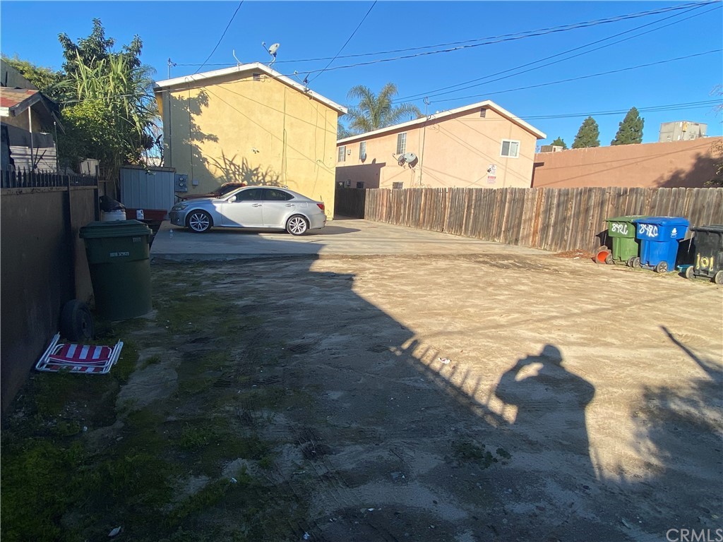 8420 South Broadway Los Angeles, CA 90003 - Photo 9 of 19 a front view of a house with garden