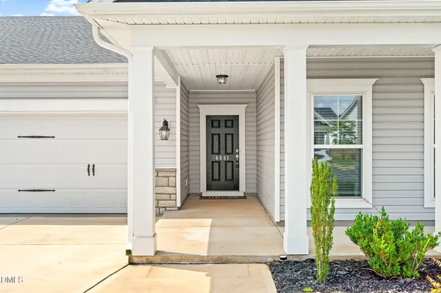 a view of a entryway of the house