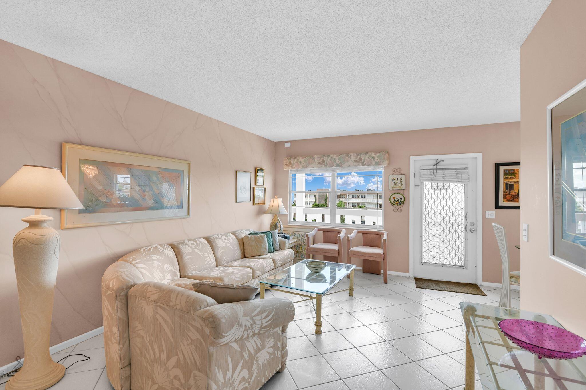 4053 Wolverton C Boca Raton, FL 33434 - Photo 3 of 55 4053 Wolverton C pic 2