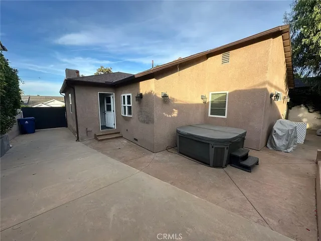 $6,400 | 17946 Valley Vista Boulevard, Encino, CA 91316