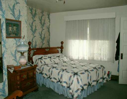 302 Service Creek Road Aliquippa, PA 15001 - Photo 4 of 8 Master Bedroom.