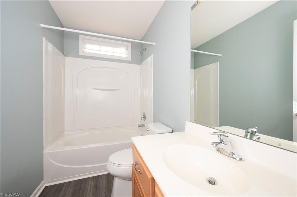 156 Pinewood Lane, Unit 101 Bermuda Run, NC 27006 - Photo 24 of 31 2nd floor full bath
