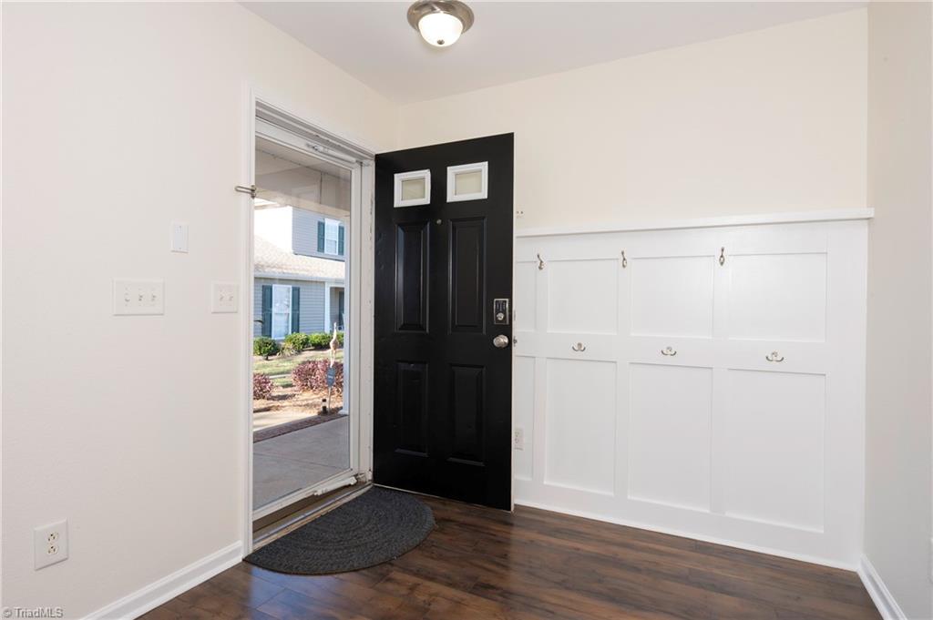 156 Pinewood Lane, Unit 101 Bermuda Run, NC 27006 - Photo 4 of 31 Entry