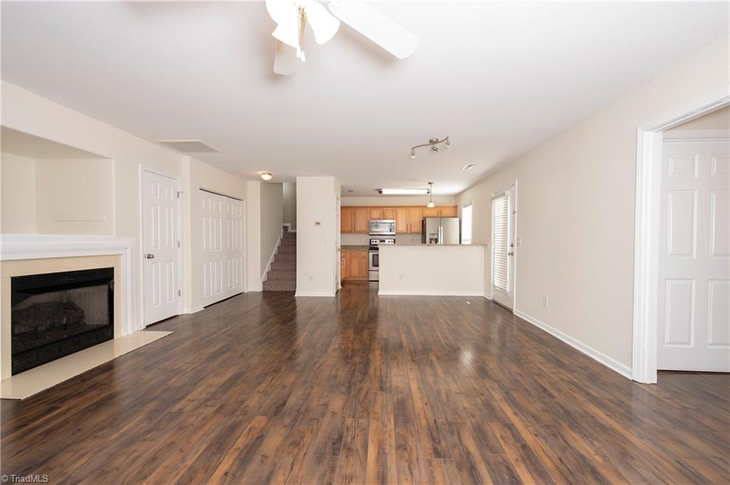 156 Pinewood Lane, Unit 101 Bermuda Run, NC 27006 - Photo 5 of 31 living room
