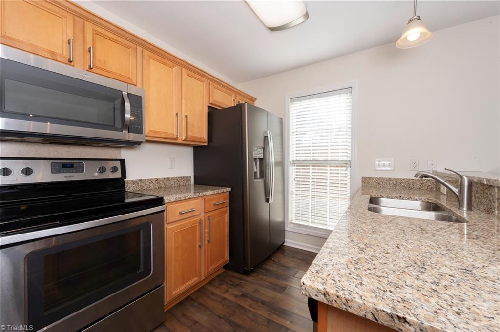 156 Pinewood Lane, Unit 101 Bermuda Run, NC 27006 - Photo 10 of 31 Kitchen
